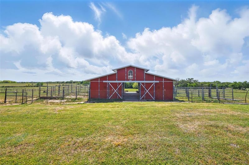 222 Fox Road, Weatherford TX 76088 - Photo 3