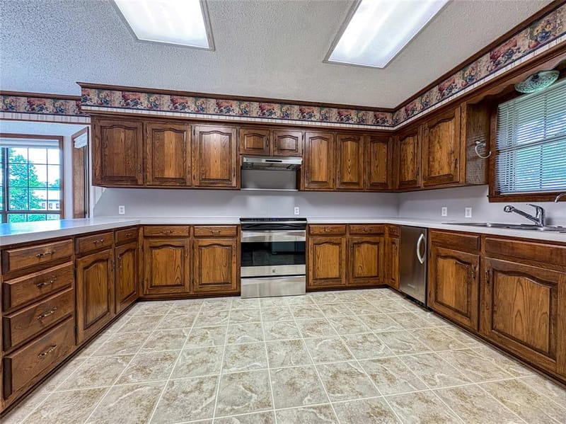 802 Circle Drive, Winnsboro TX 75494 - Photo 10
