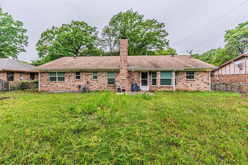 2525 Warren Lane, Fort Worth TX 76112 - Photo 32