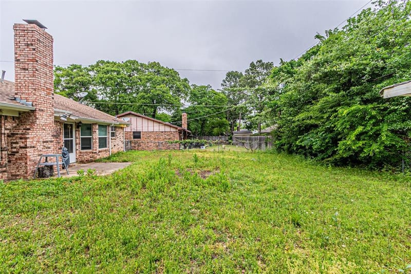 2525 Warren Lane, Fort Worth TX 76112 - Photo 34