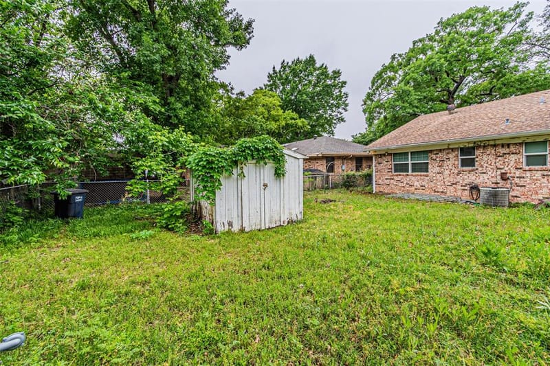 2525 Warren Lane, Fort Worth TX 76112 - Photo 33