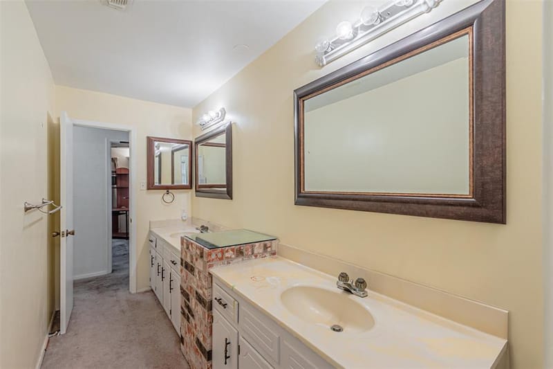 2525 Warren Lane, Fort Worth TX 76112 - Photo 11