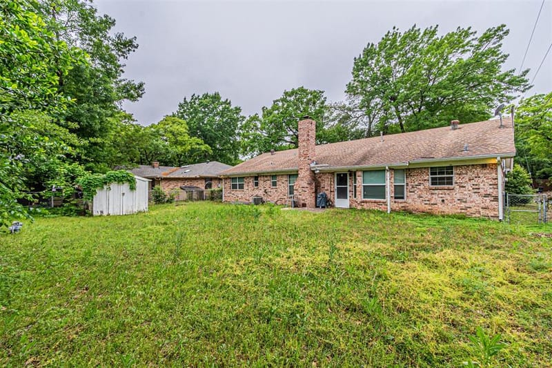 2525 Warren Lane, Fort Worth TX 76112 - Photo 31