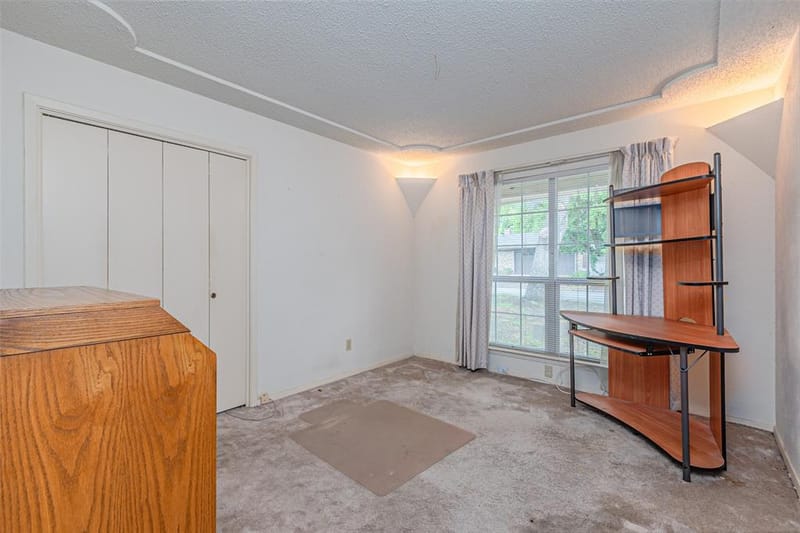 2525 Warren Lane, Fort Worth TX 76112 - Photo 8