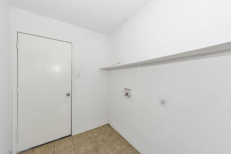 6021 Lucas Court, Fort Worth TX 76119 - Photo 6