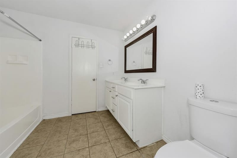 6021 Lucas Court, Fort Worth TX 76119 - Photo 13