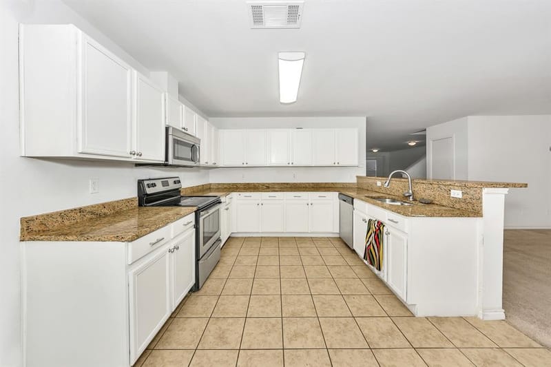 6021 Lucas Court, Fort Worth TX 76119 - Photo 20