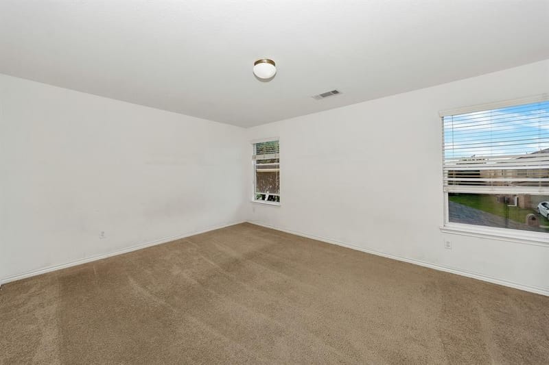 6021 Lucas Court, Fort Worth TX 76119 - Photo 30