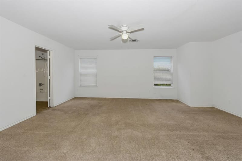 6021 Lucas Court, Fort Worth TX 76119 - Photo 8