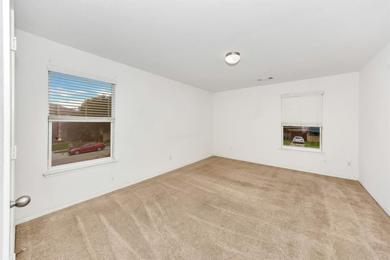 6021 Lucas Court, Fort Worth TX 76119 - Photo 21