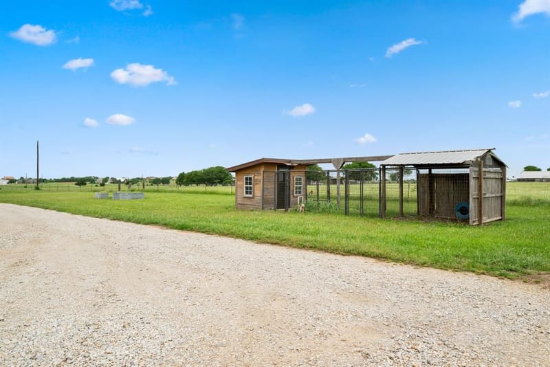 2752 S Branch Road, Krum TX 76249 - Photo 32