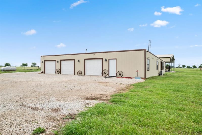2752 S Branch Road, Krum TX 76249 - Photo 28