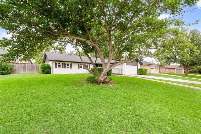 1823 E Cedar Elm Drive, Arlington TX 76012