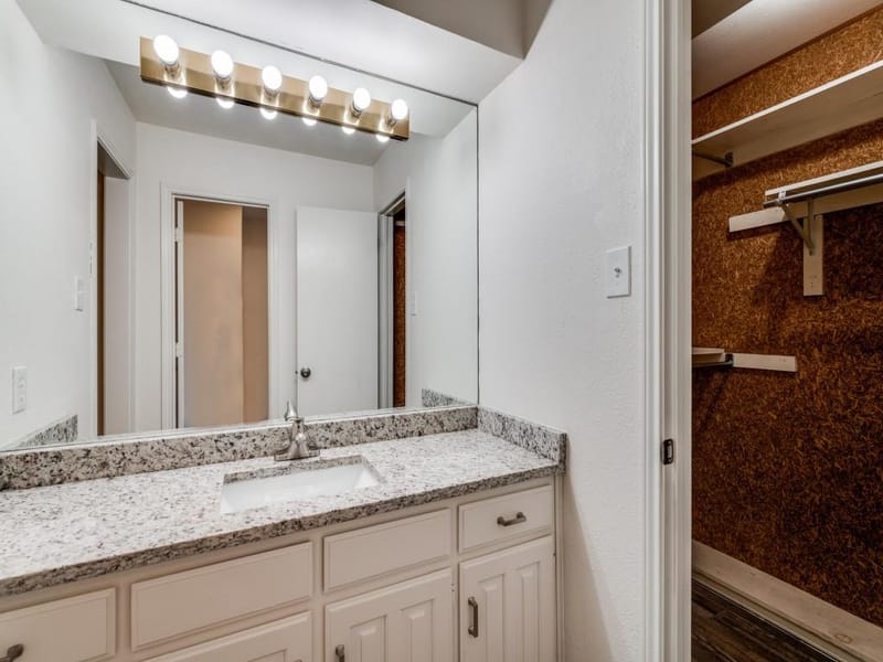 1415 Palmnold Circle E, Fort Worth TX 76120 - Photo 17