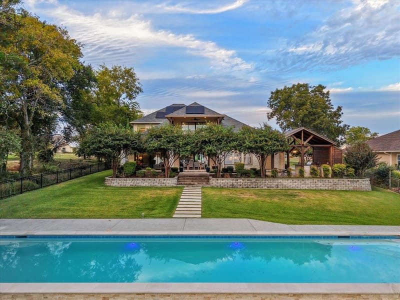 1140 The Shores Drive, Corsicana TX 75109