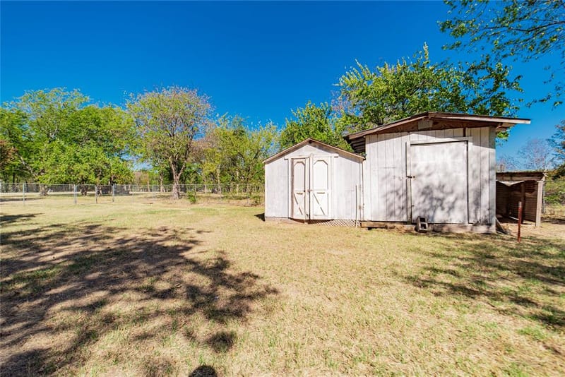 204 Rs County Road 1503, Point TX 75472 - Photo 34