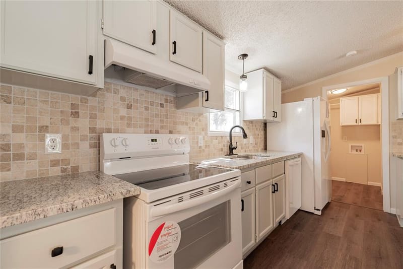 204 Rs County Road 1503, Point TX 75472 - Photo 11