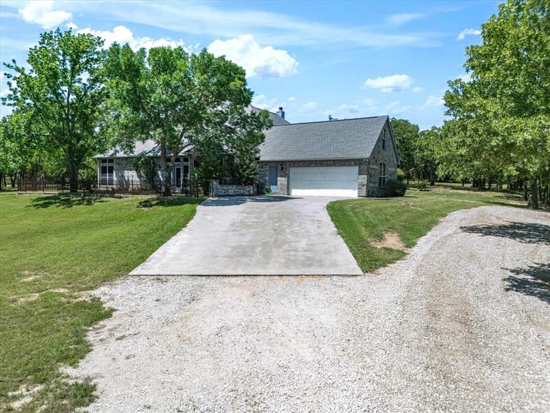600 County Road 1790, Sunset TX 76270 - Photo 28