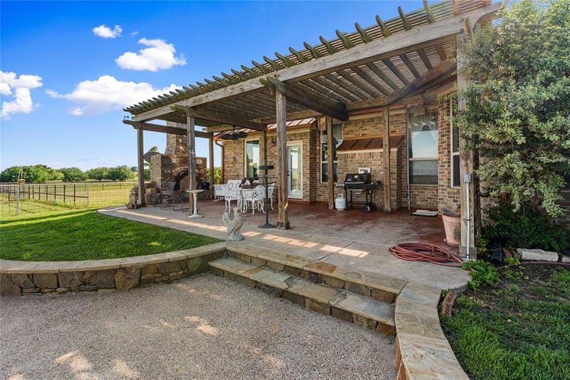 590 County Road 385, Valley View TX 76272 - Photo 22