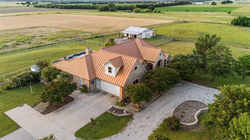 590 County Road 385, Valley View TX 76272 - Photo 5