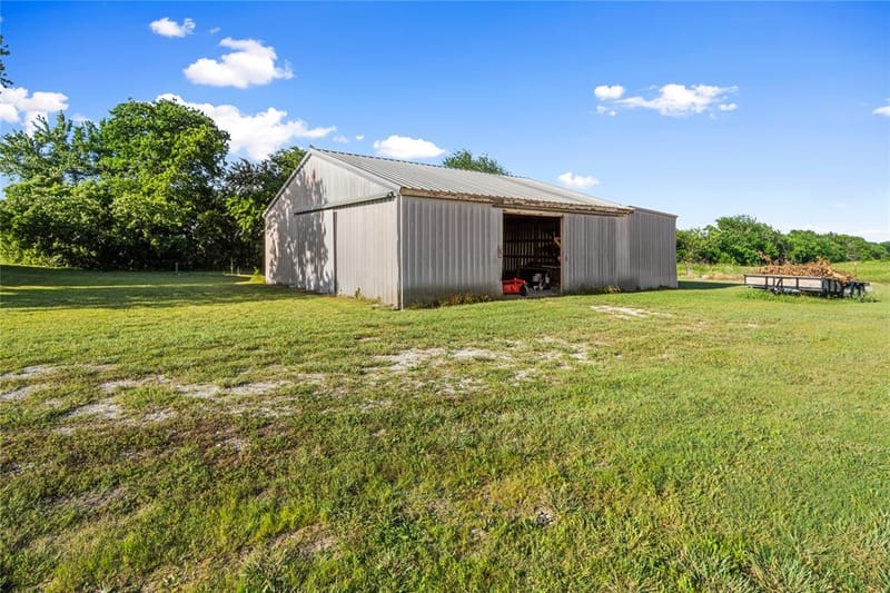 590 County Road 385, Valley View TX 76272 - Photo 30