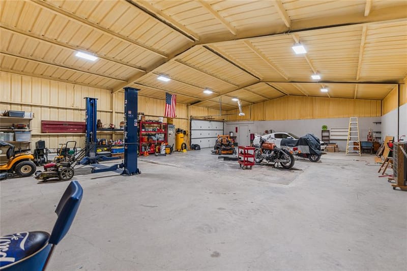 590 County Road 385, Valley View TX 76272 - Photo 34