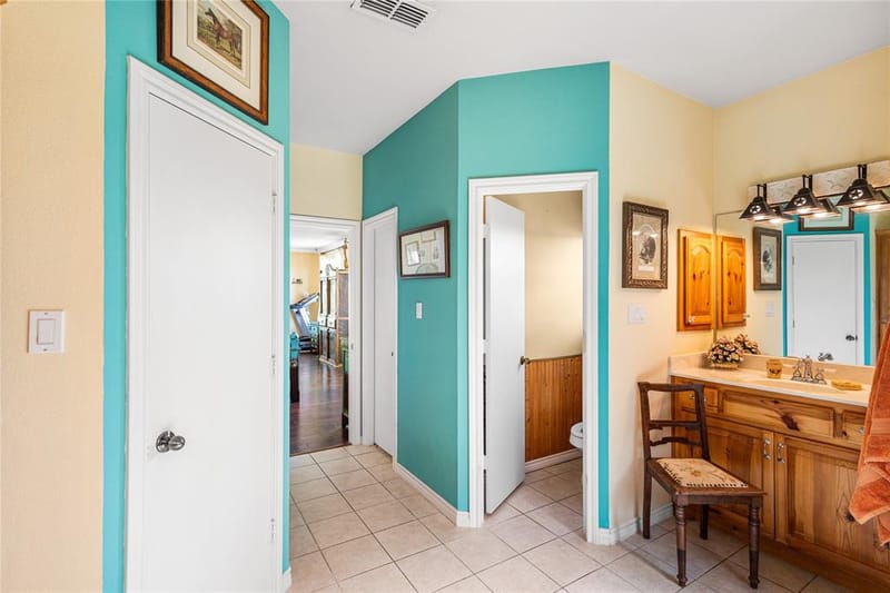 590 County Road 385, Valley View TX 76272 - Photo 14