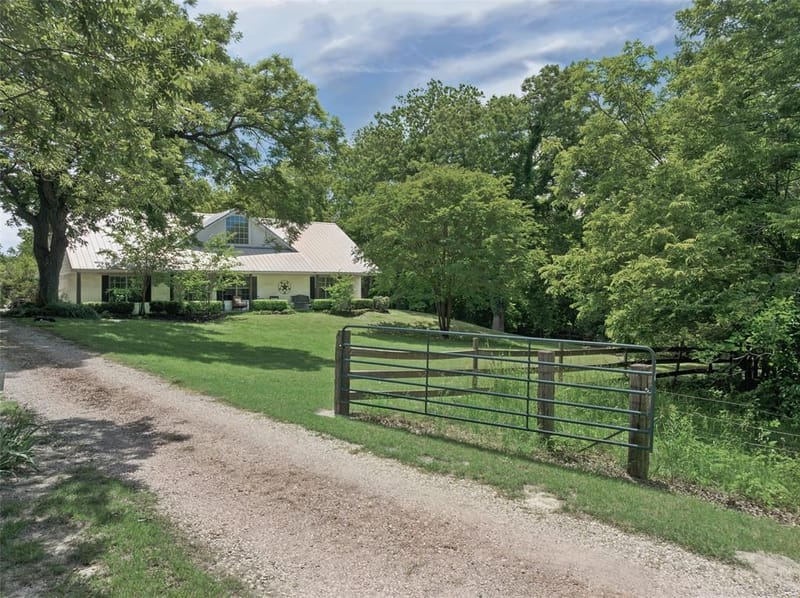 1000 Ballard Road, Van Alstyne TX 75495