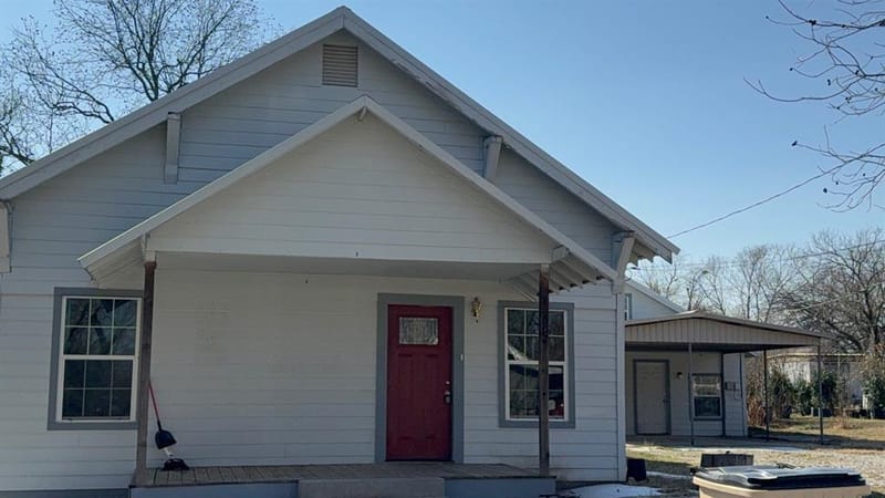 602 W Walcott Avenue, Comanche TX 76442 - Photo 2