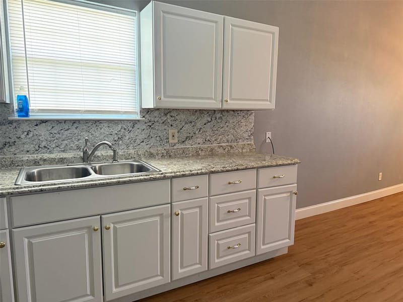 602 W Walcott Avenue, Comanche TX 76442 - Photo 11