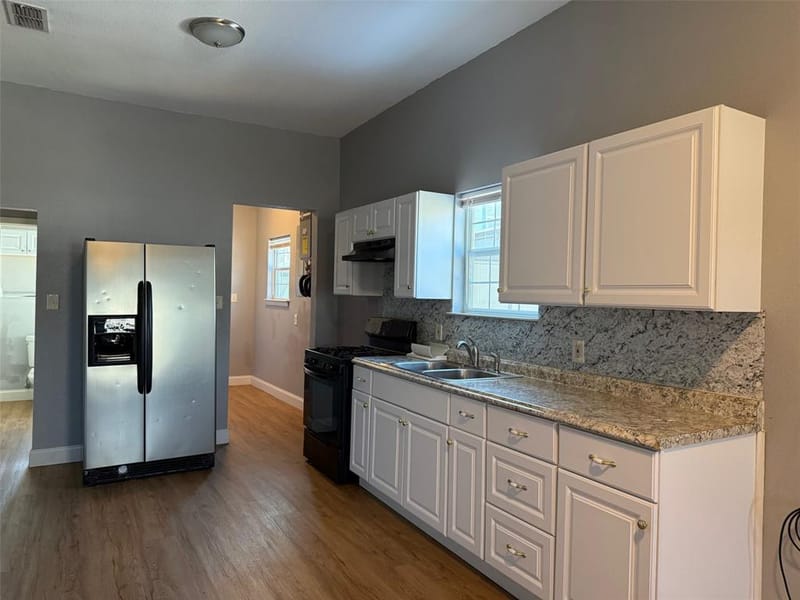 602 W Walcott Avenue, Comanche TX 76442 - Photo 8
