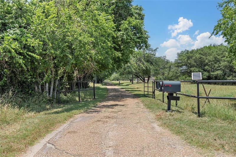 28368 W Highway 84, McGregor TX 76657 - Photo 4