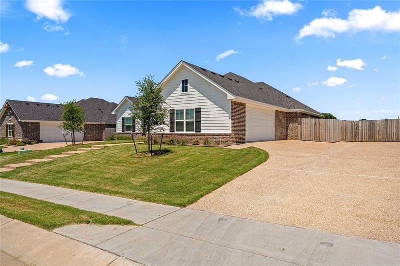 10117 Castleberry Lane, Waco TX 76712 - Photo 3