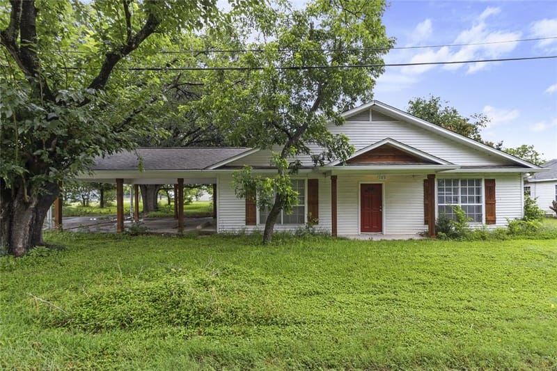 103 S San Jacinto Street, Whitney TX 76692