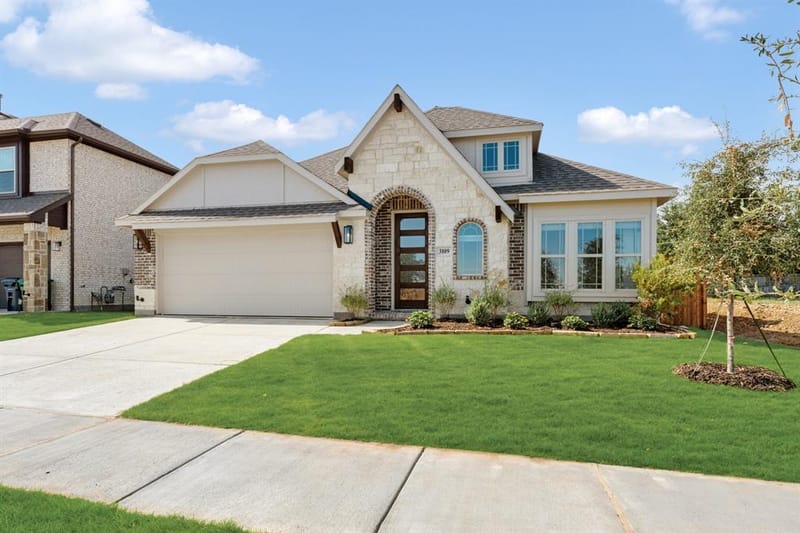 3109 Emerald Trace Drive, Denton TX 76226 - Photo 3