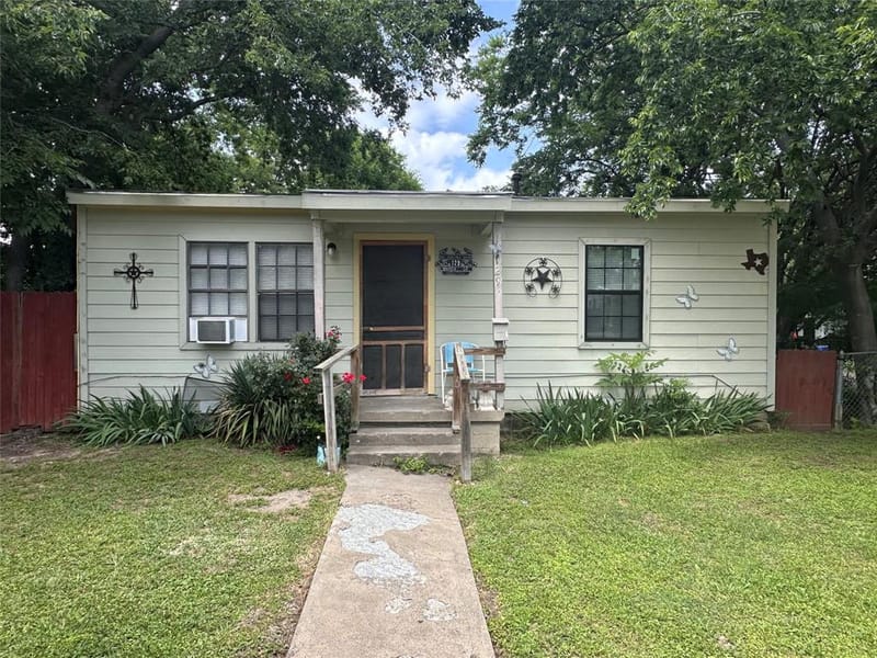129 E Wanda Drive, Garland TX 75040