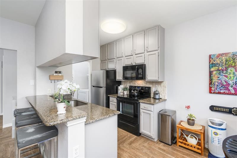 7340 Skillman Street # 1113, Dallas TX 75231 - Photo 10