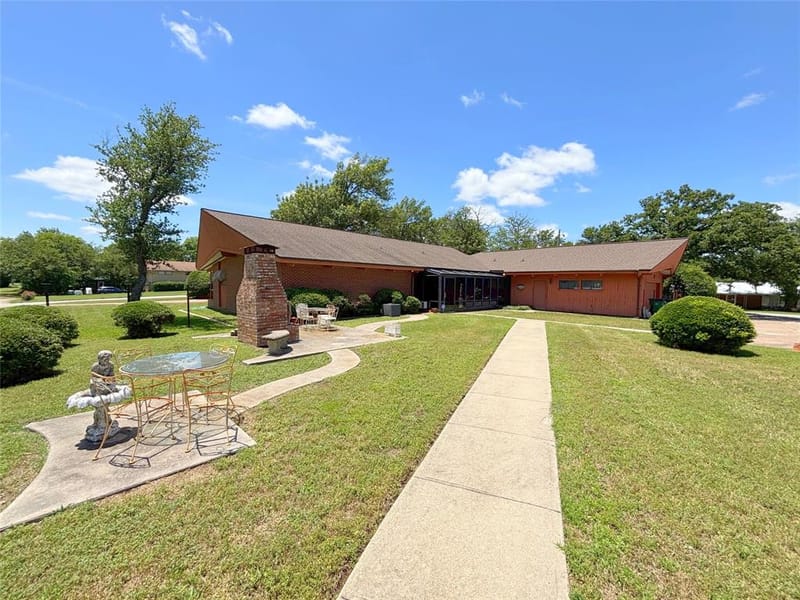 905 Bennett Drive, Bowie TX 76230 - Photo 13