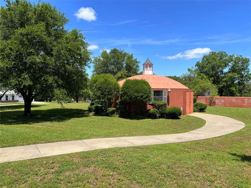 905 Bennett Drive, Bowie TX 76230 - Photo 7