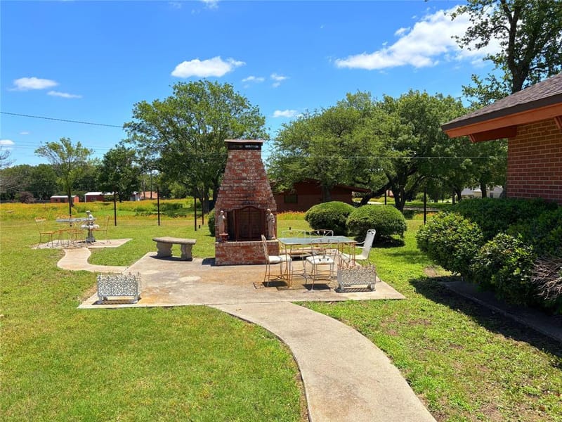 905 Bennett Drive, Bowie TX 76230 - Photo 15