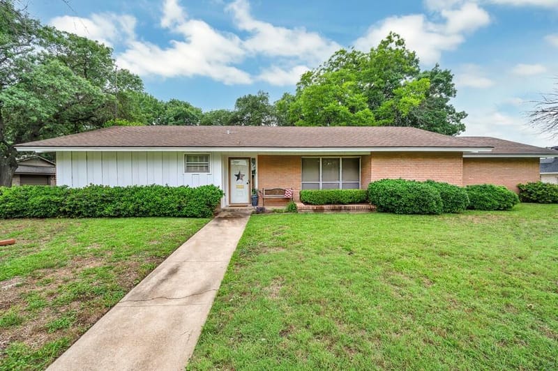 2832 Wooded Acres Drive, Waco TX 76710 - Photo 2