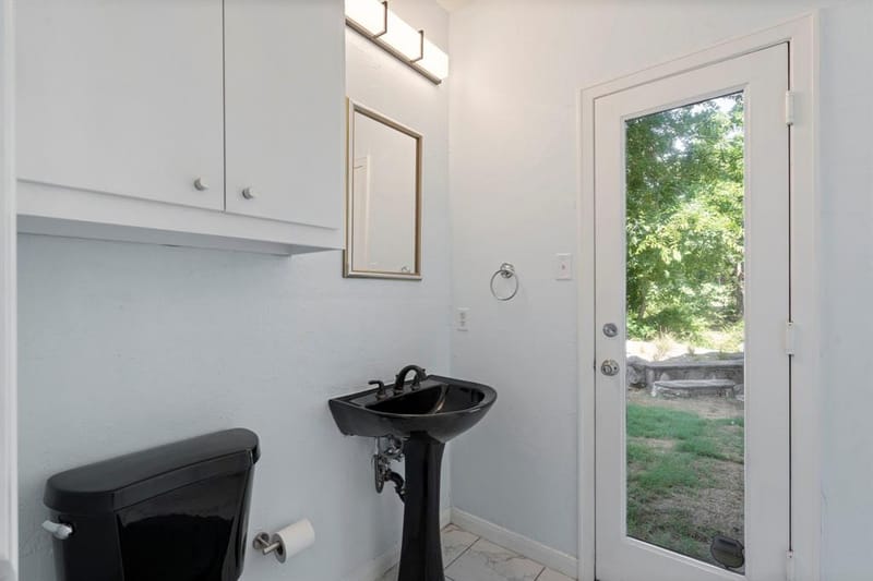 8907 Club Creek Circle, Dallas TX 75238 - Photo 33