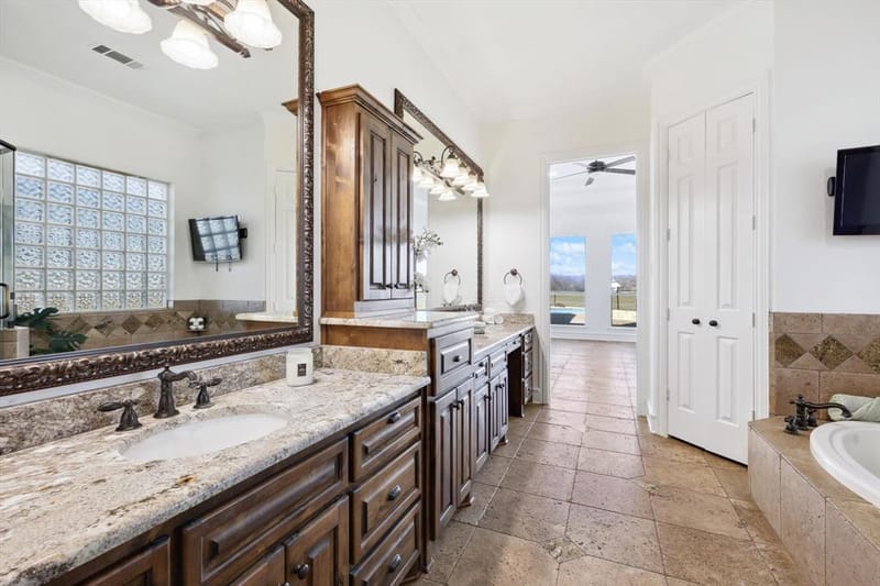 12886 Saint John Road, Pilot Point TX 76258 - Photo 17