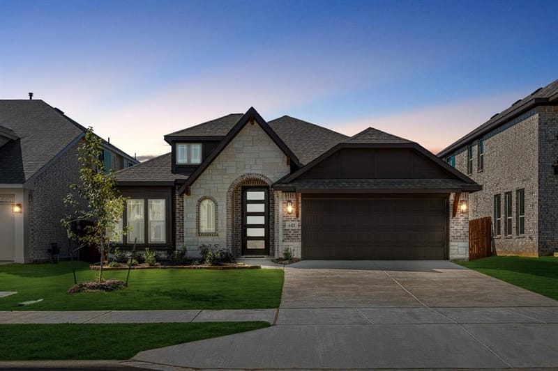 4421 Blue Mist Drive, Fort Worth TX 76036 - Photo 2