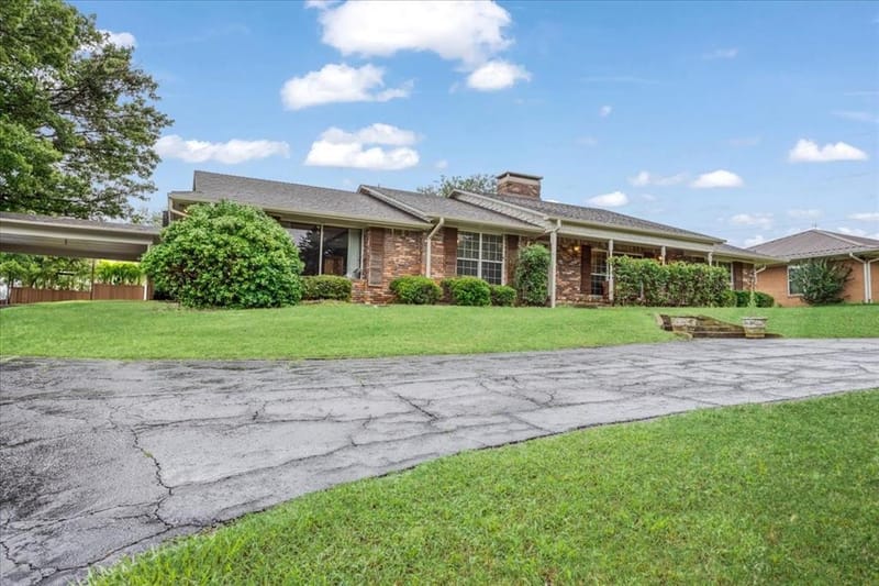 2710 W Houston Street, Sherman TX 75092 - Photo 2