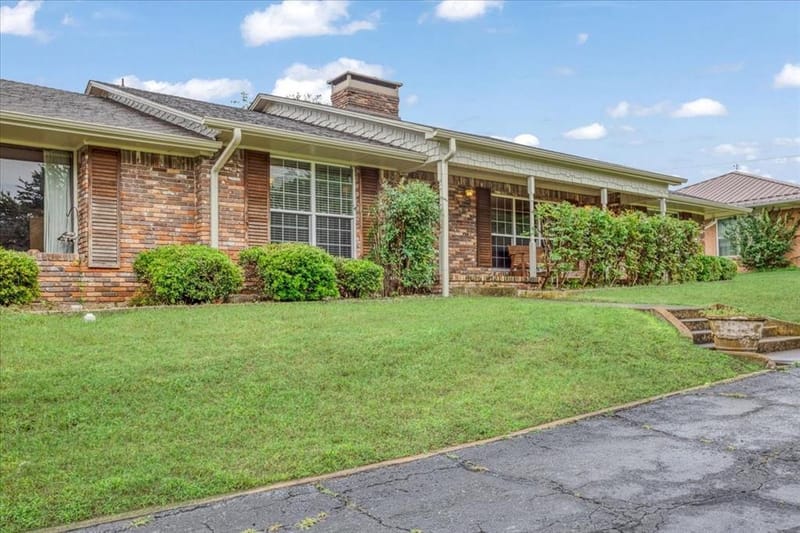 2710 W Houston Street, Sherman TX 75092 - Photo 3