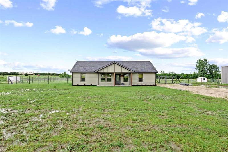 293 Private Road 36008, Honey Grove TX 75446 - Photo 2