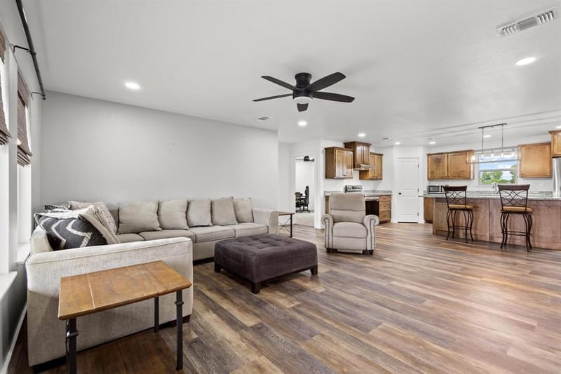 293 Private Road 36008, Honey Grove TX 75446 - Photo 4
