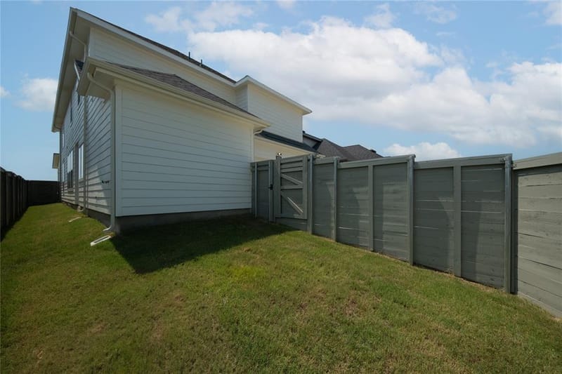 8925 Acorn Avenue, Justin TX 76247 - Photo 2