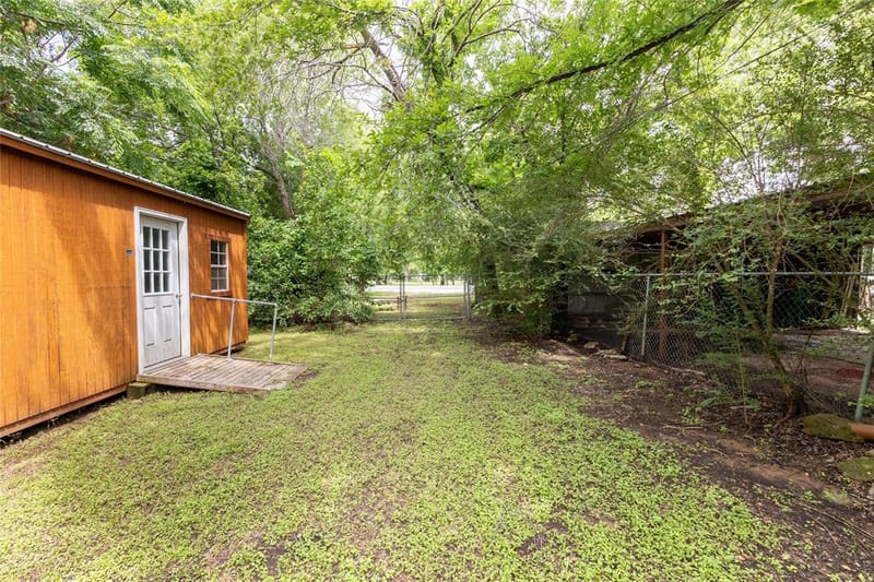 305 Bryan Street, Glen Rose TX 76043 - Photo 27